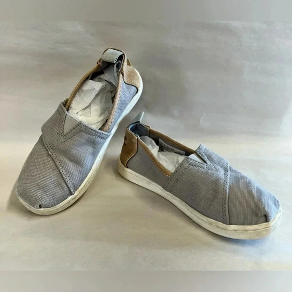 Tom's kids grey shoes - Picture 1 of 4